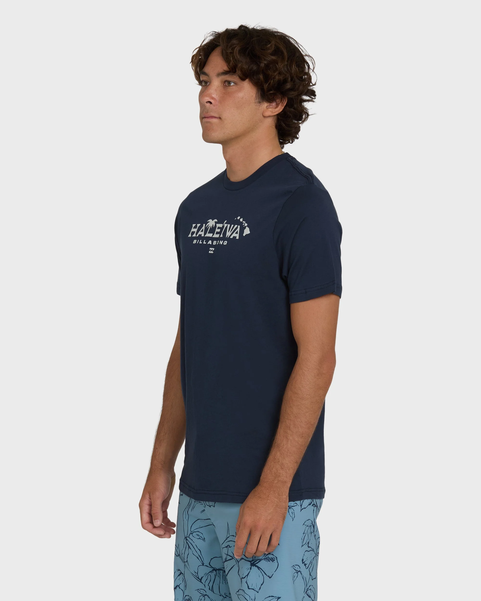 10300-haleiwa-palm-short-sleeve-t-shirt-navy-4.webp Haleiwa Palm Short Sleeve T-Shirt - Navy