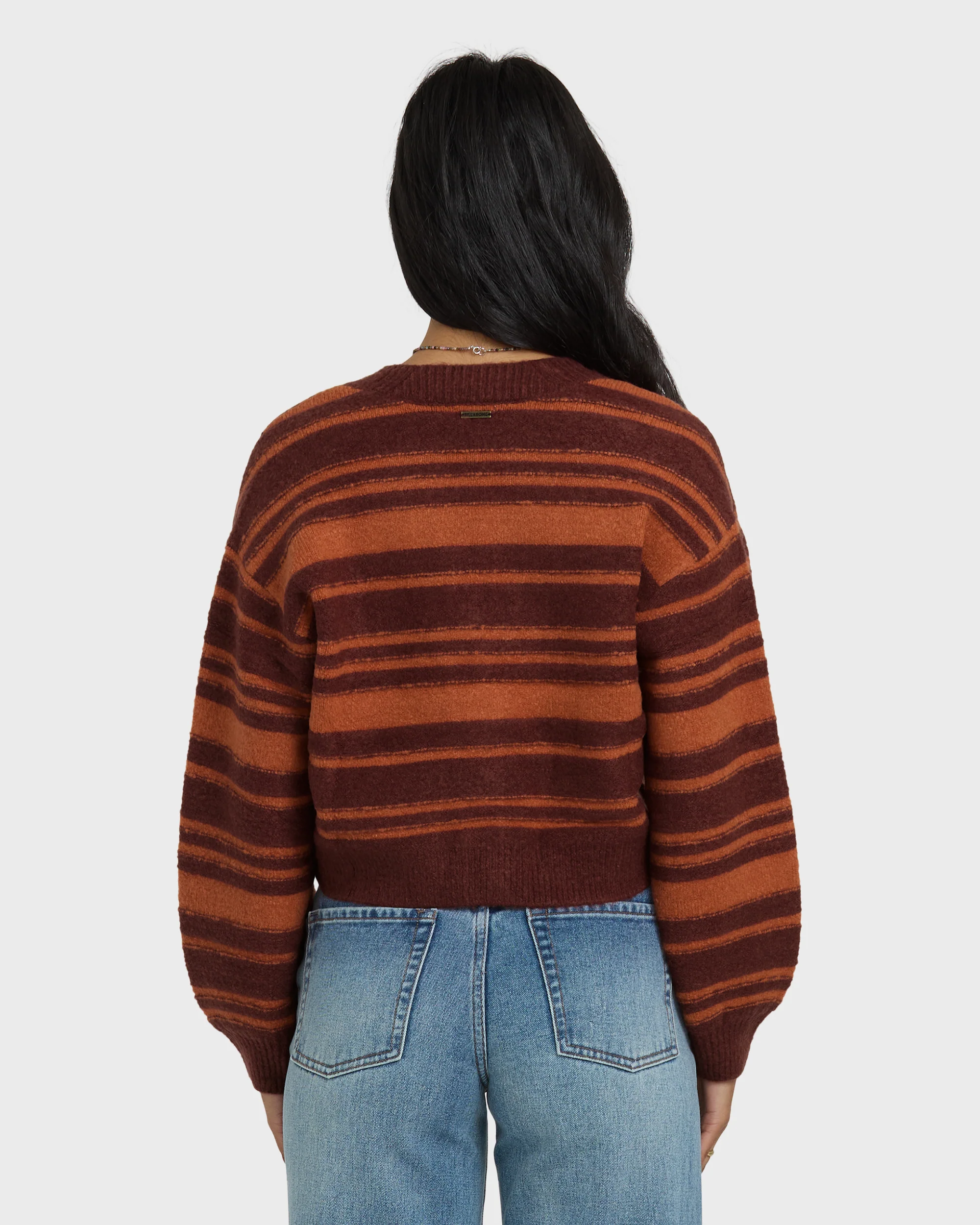10558-something-about-it-cardi-pinot-7.webp Something About It Cardi - Pinot