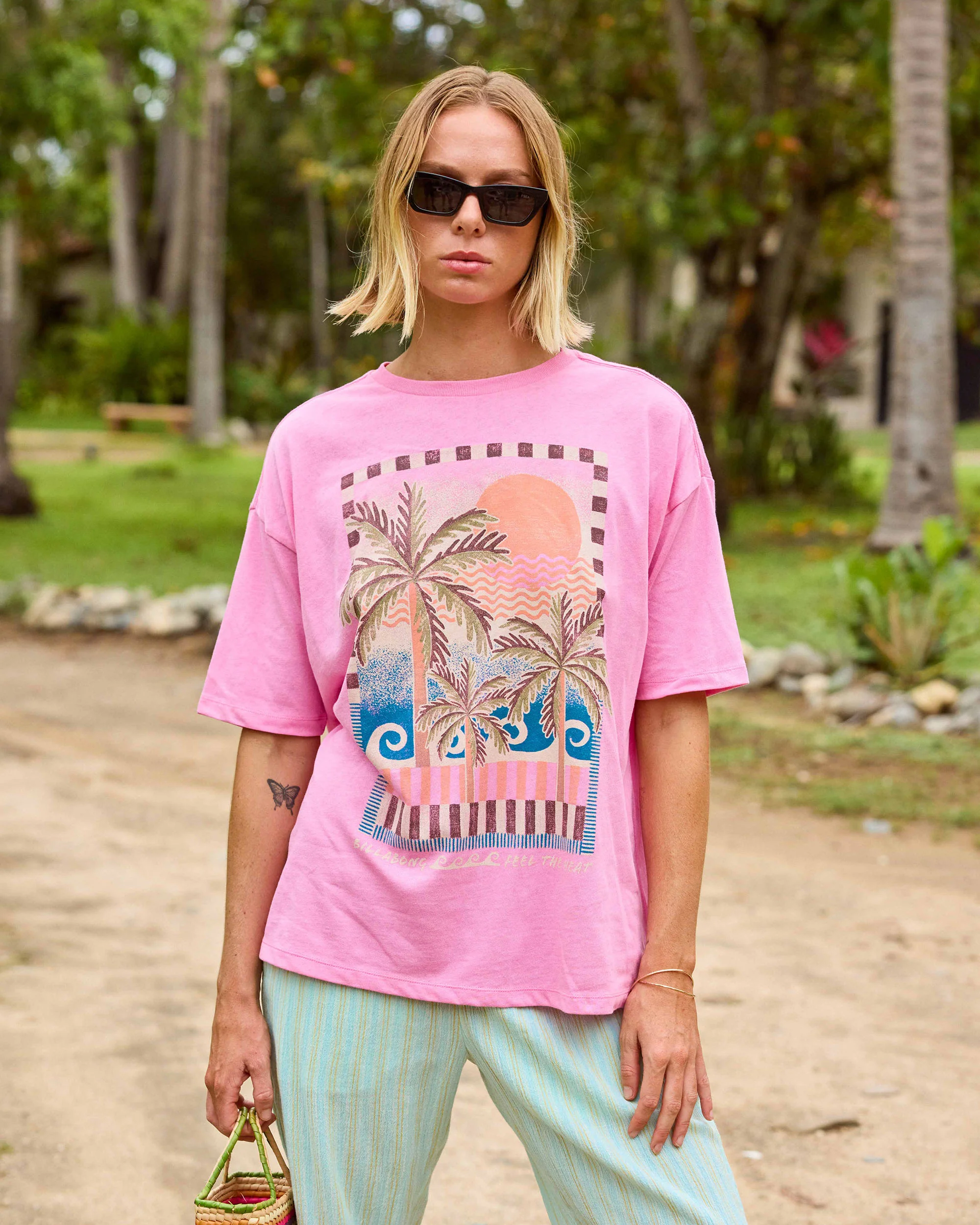 1443-feel-the-heat-short-sleeve-knit-t-shirt-party-pink-2.webp Feel The Heat Short Sleeve Knit T-Shirt - Party Pink