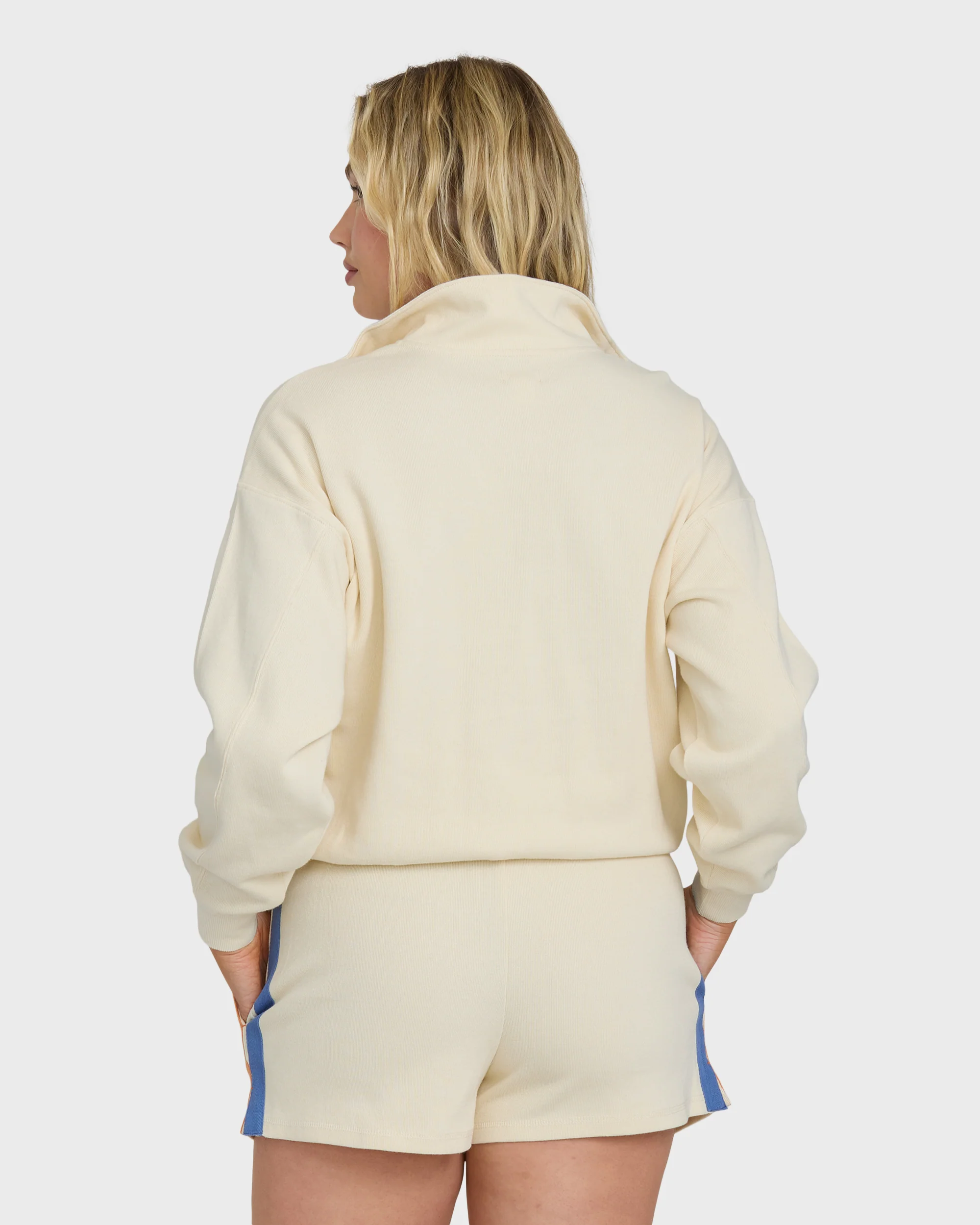 Classic Feels Sweatshorts - White Cap