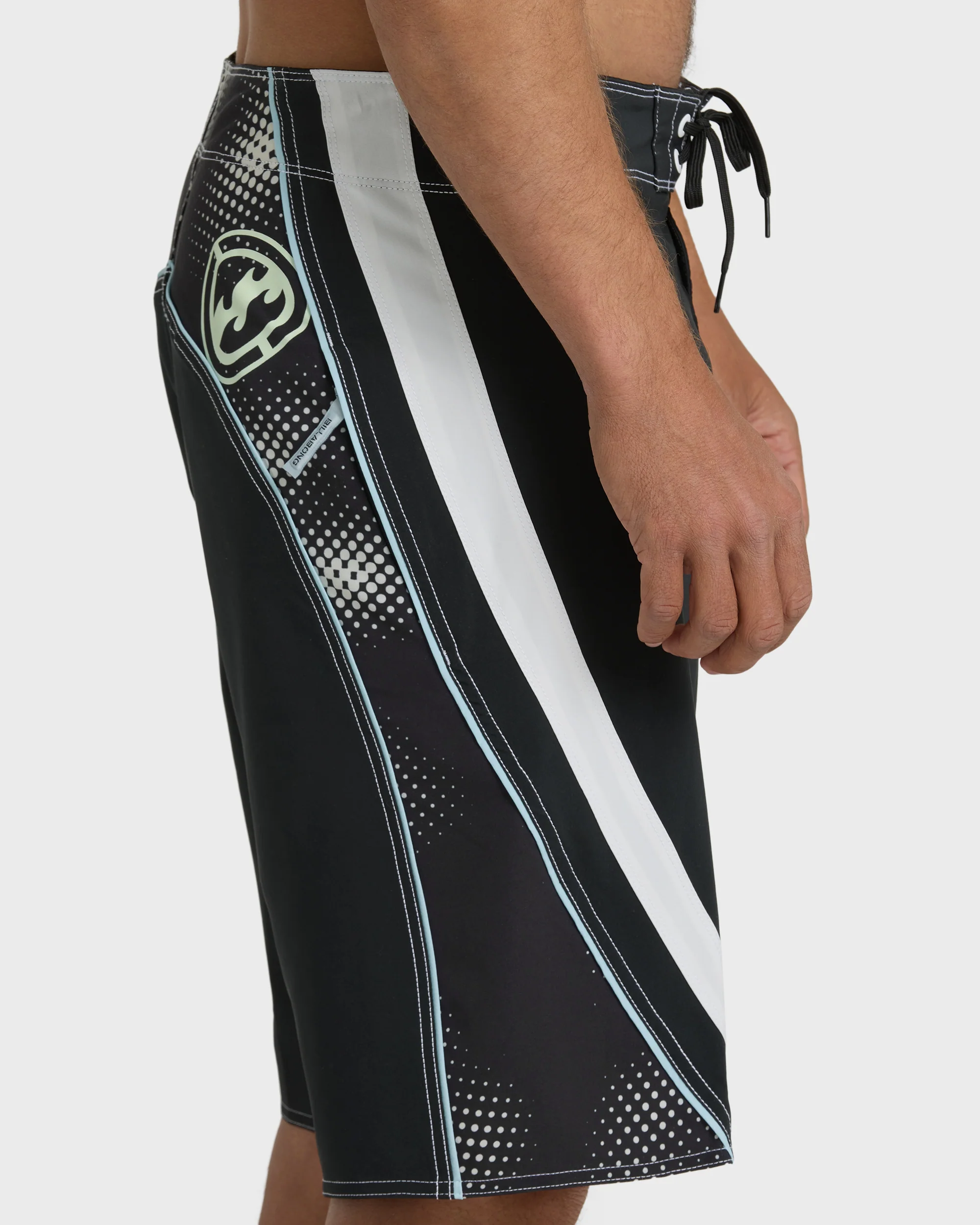 Fluid 2k Pro 21" Boardshorts - Black/White - Black