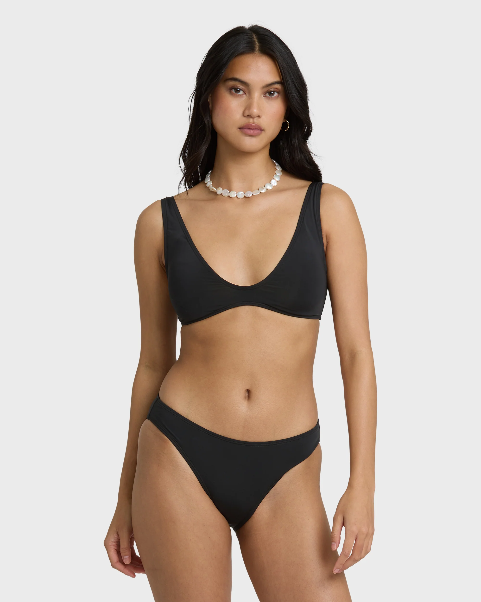 1967-sol-searcher-scoop-tank-bikini-top-black-pebble-1.webp Sol Searcher Scoop Tank Bikini Top - Black Pebble