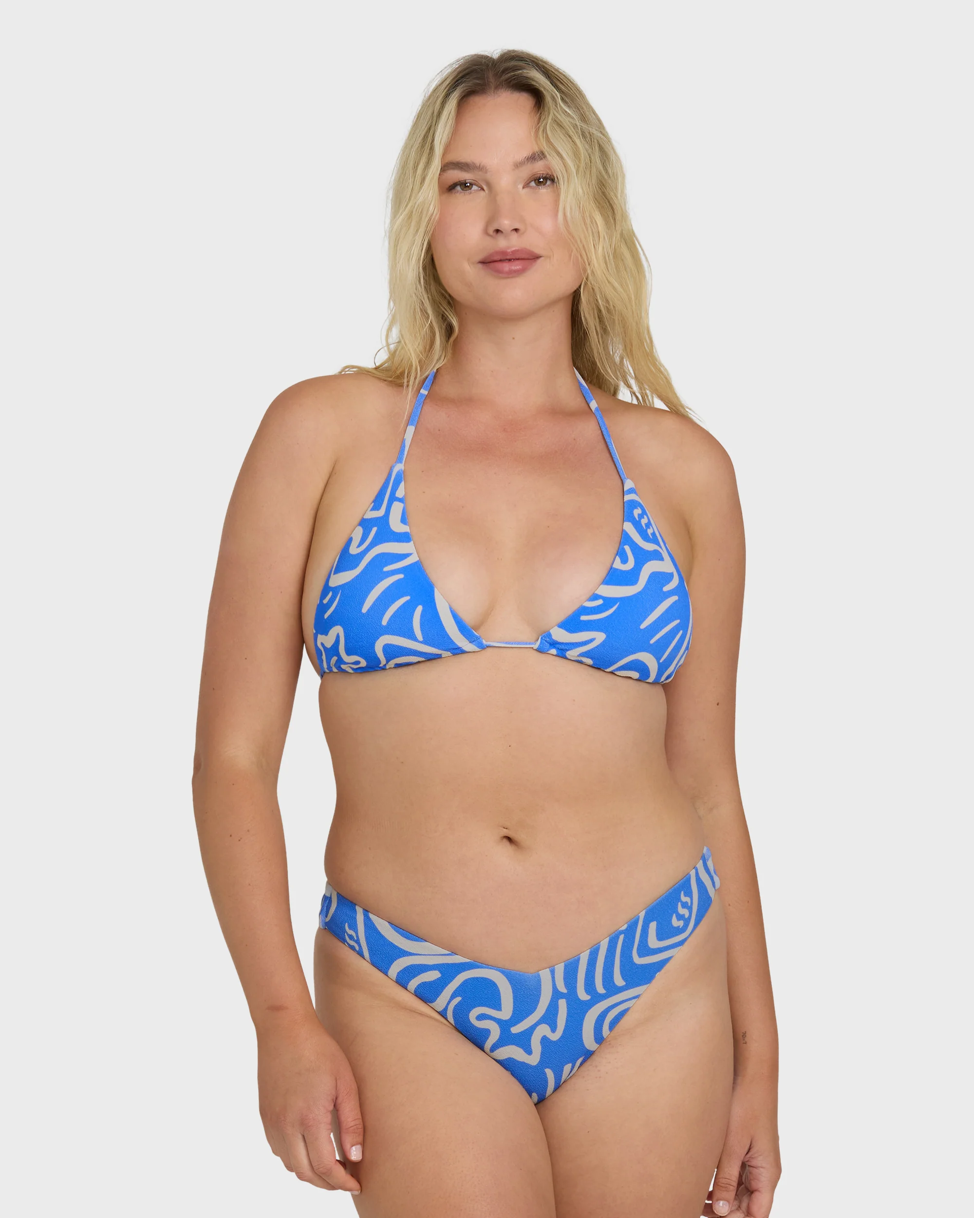 2034-le-love-v-hike-skimpy-bikini-bottom-true-blue-8.webp Le Love V Hike Skimpy Bikini Bottom - True Blue