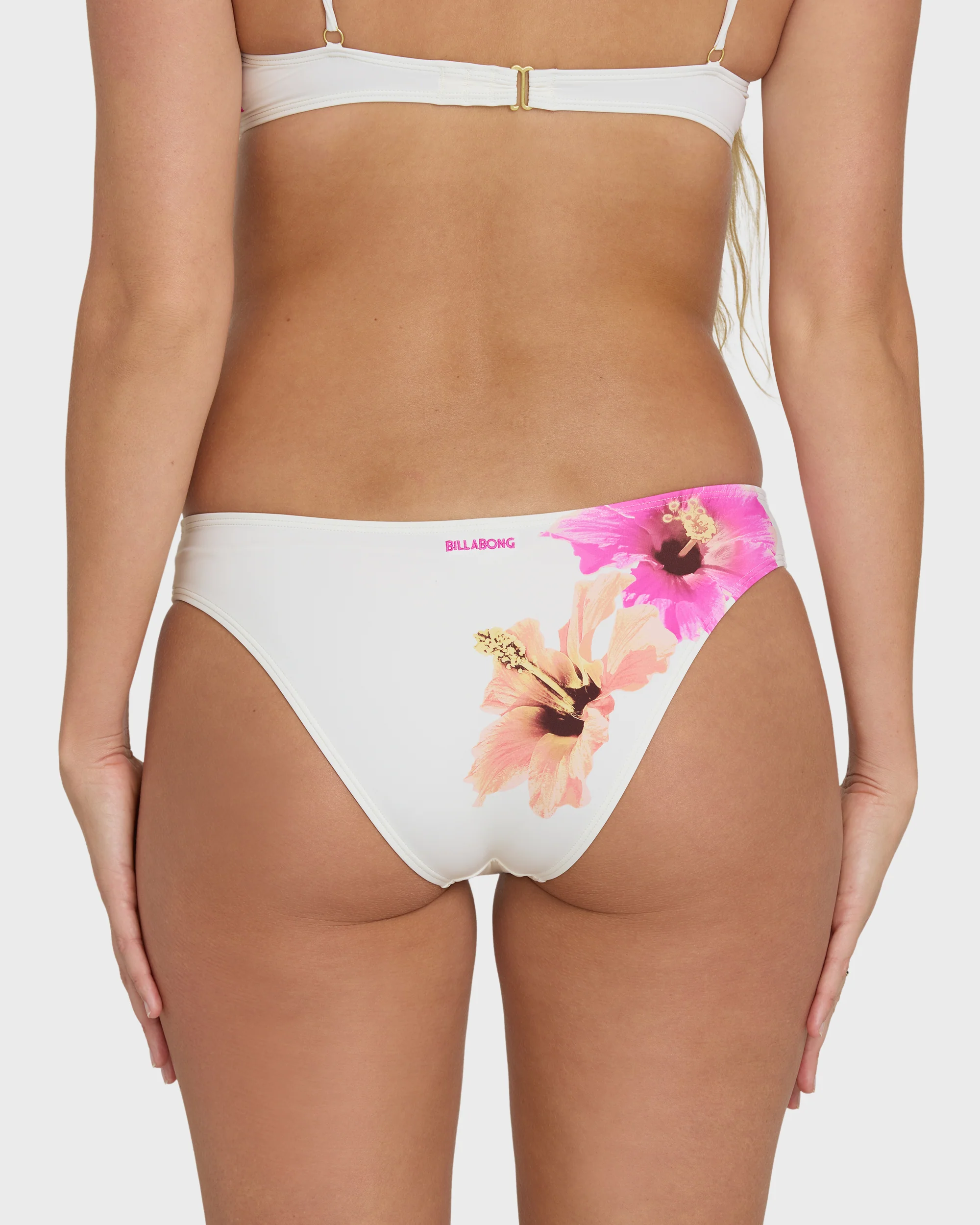 2649-sunny-shore-bondi-medium-bikini-bottom-salt-crystal-5.webp Sunny Shore Bondi Medium Bikini Bottom - Salt Crystal