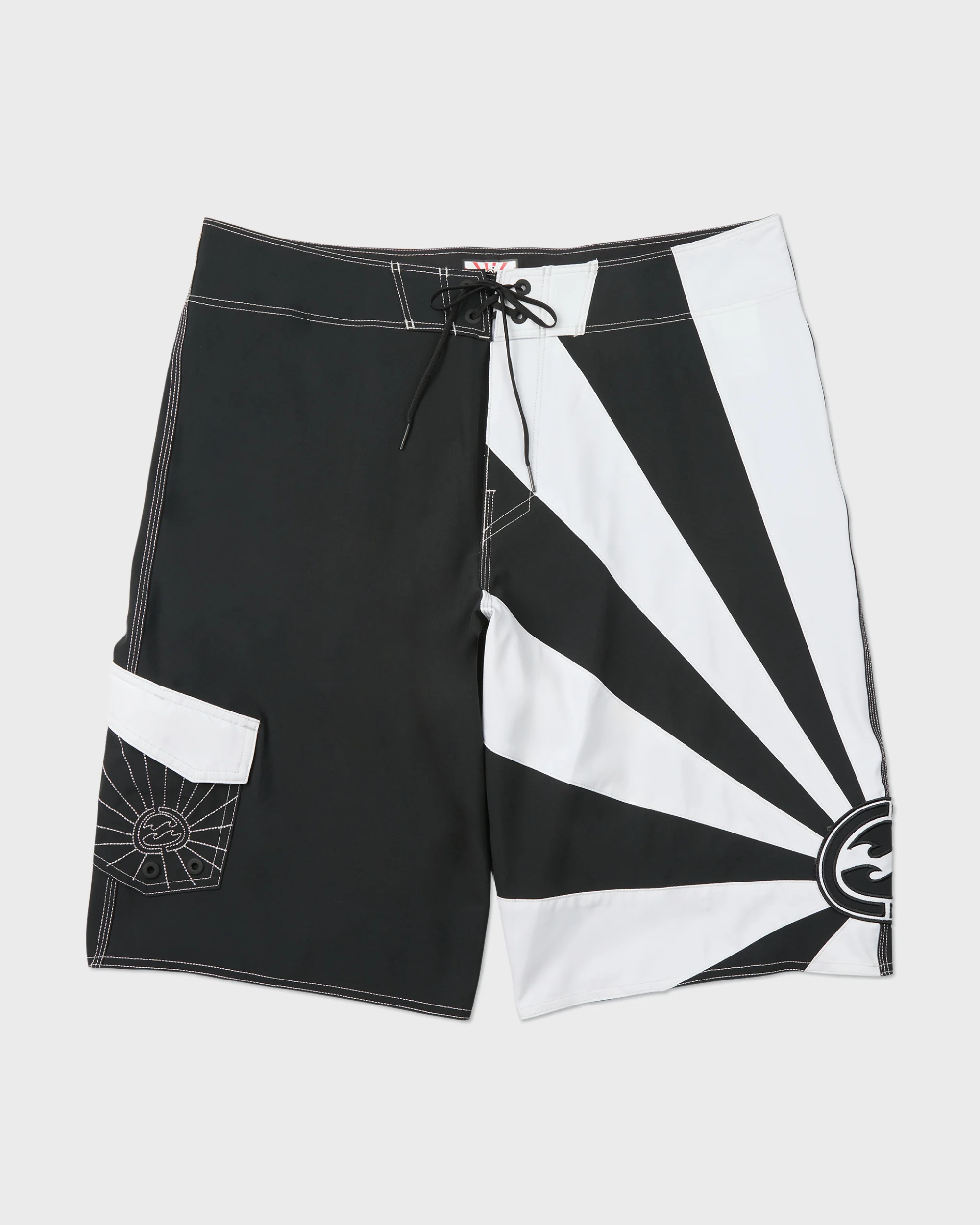 3446-a.i.-rising-sun-pro-22-boardshorts-black-white-3.webp A.I. Rising Sun Pro 22" Boardshorts - Black/White..