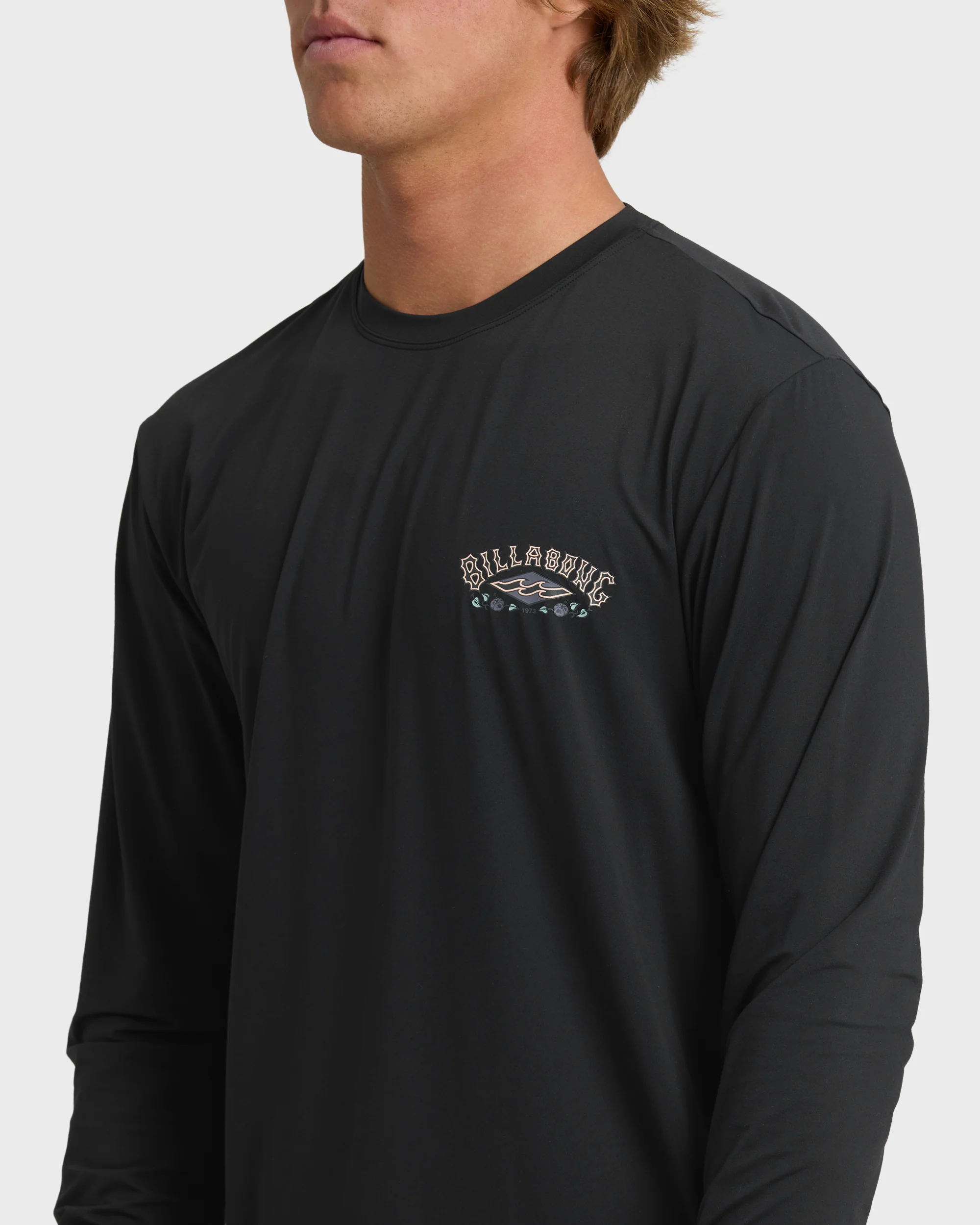 384-heritage-loose-fit-long-sleeve-surf-tee-black-5.webp Heritage Loose Fit Long Sleeve Surf Tee - Black
