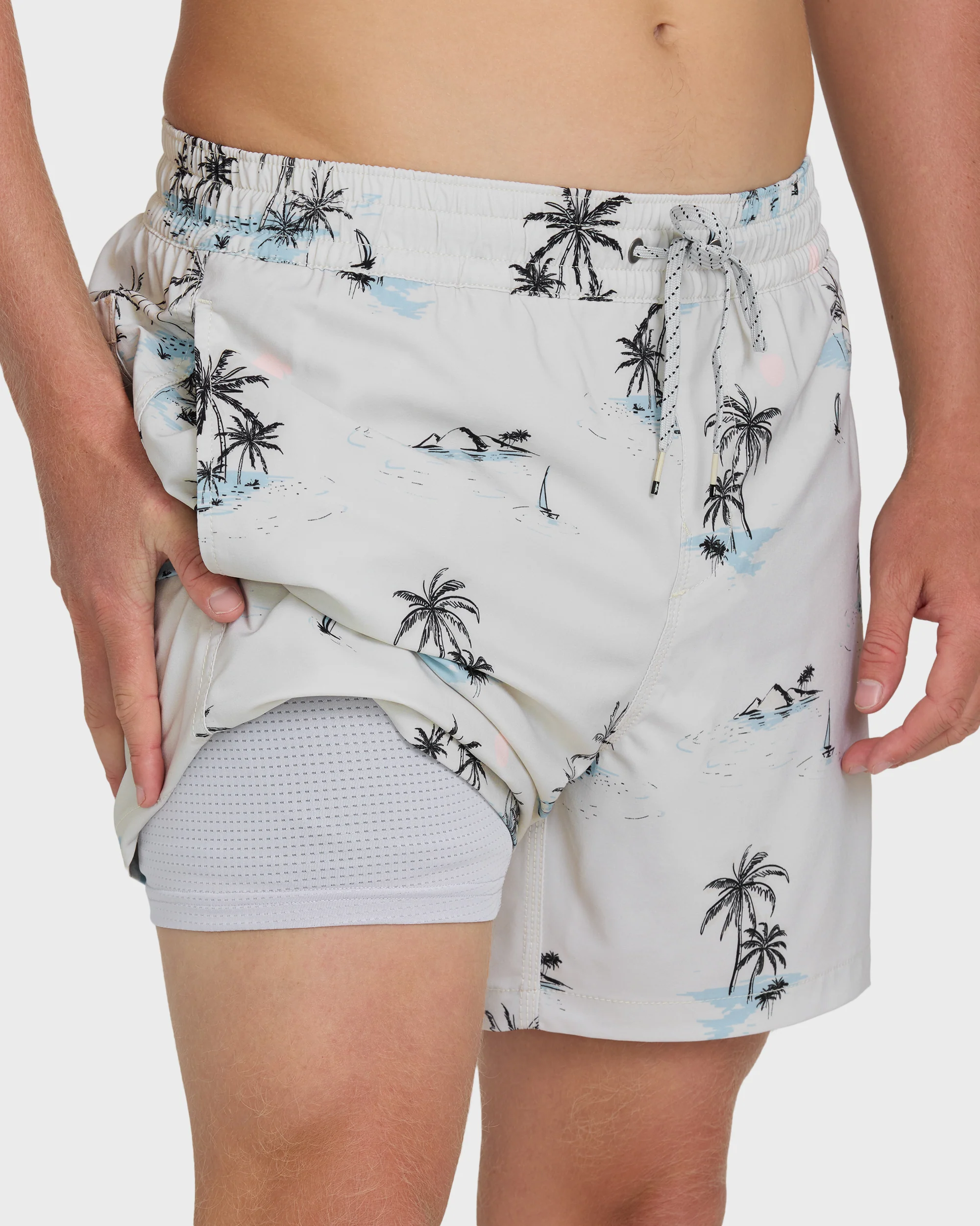 3879-lineup-laybacks-16-trunks-fog-gray-6.webp Lineup Laybacks 16" Trunks - Fog Gray