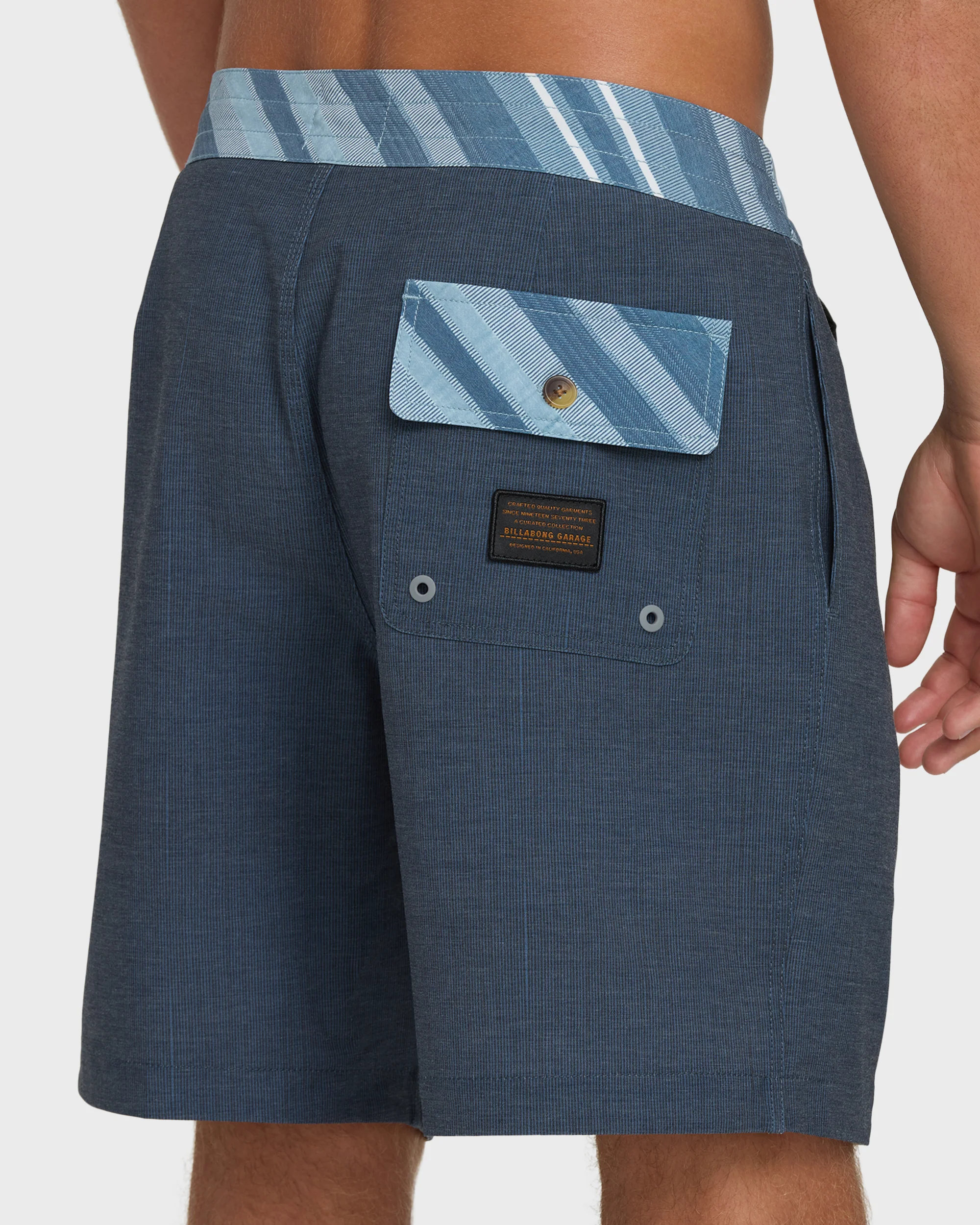 True North Garage Lo Tide 18" Boardshorts - True Navy