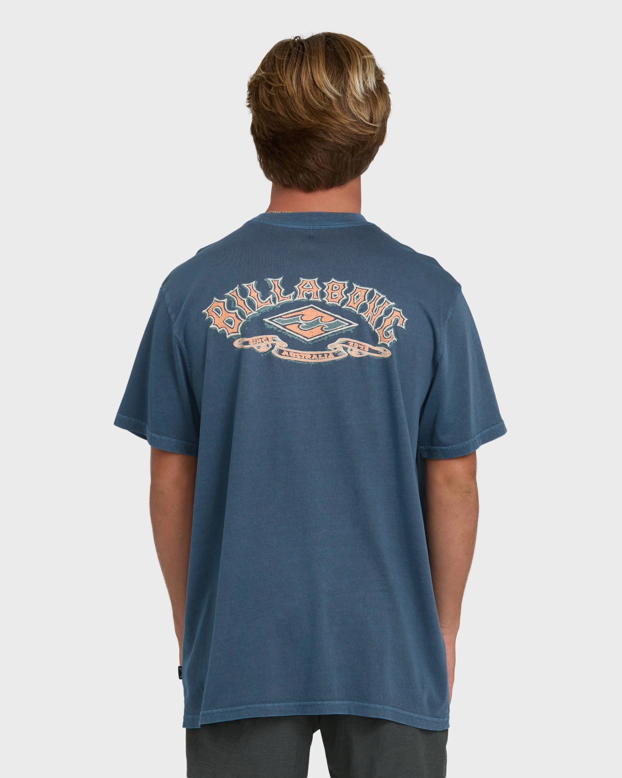 4257-heritage-arch-wave-washed-premium-short-sleeve-knit-t-shirt-dark-denim-2.webp Heritage Arch Wave Washed Premium Short Sleeve Knit T-Shirt - Dark Denim