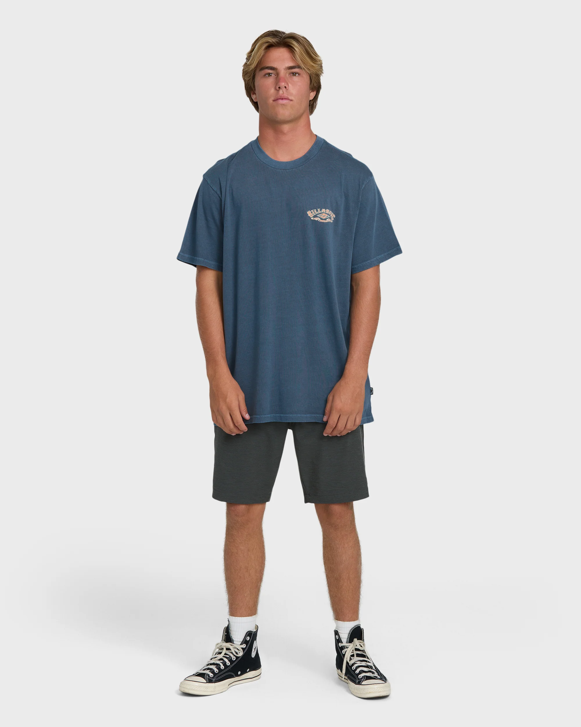 4257-heritage-arch-wave-washed-premium-short-sleeve-knit-t-shirt-dark-denim-4.webp Heritage Arch Wave Washed Premium Short Sleeve Knit T-Shirt - Dark Denim
