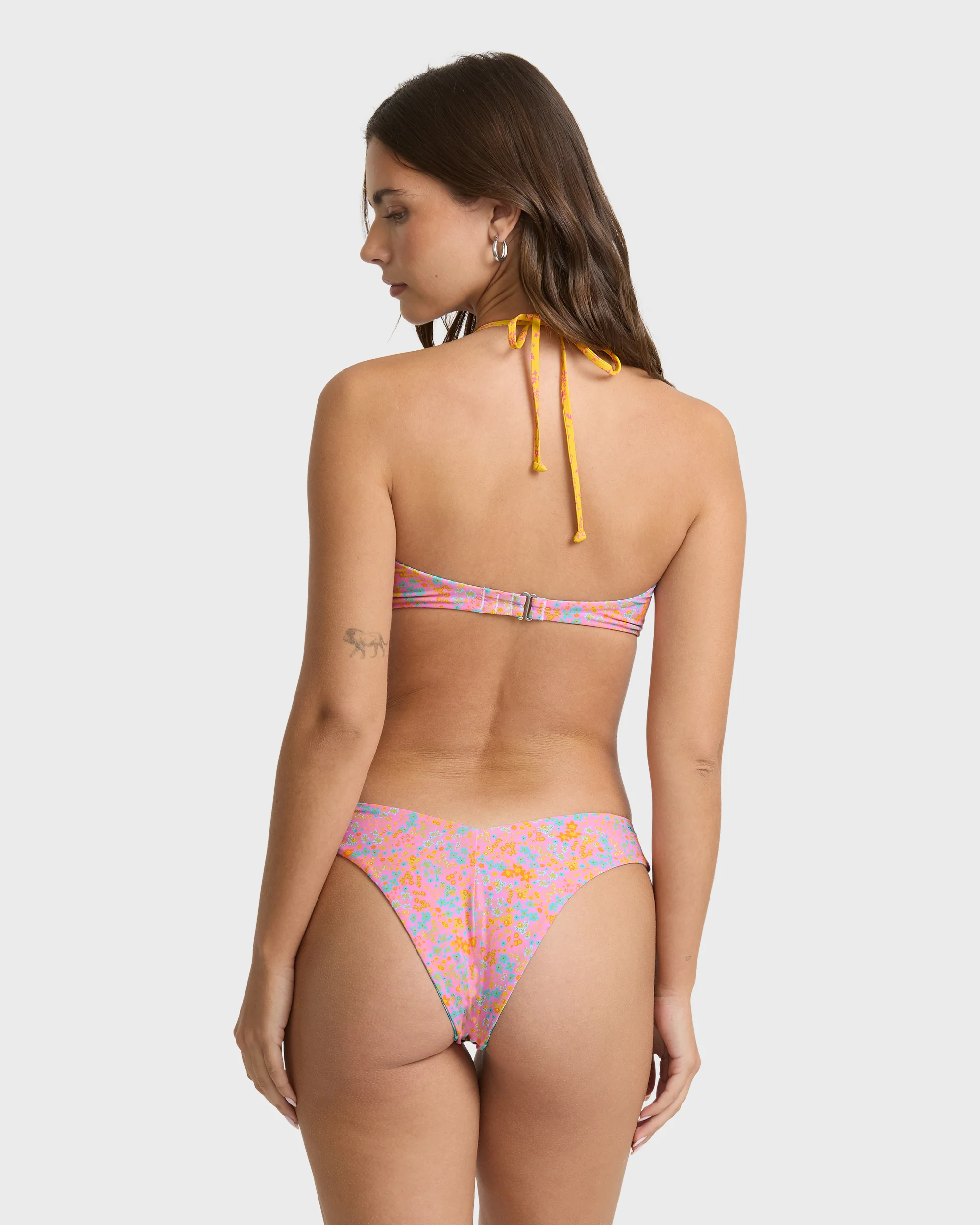 4592-babe-alert-reversible-drew-bandeau-bikini-top-agave-4.webp Babe Alert Reversible Drew Bandeau Bikini Top - Agave
