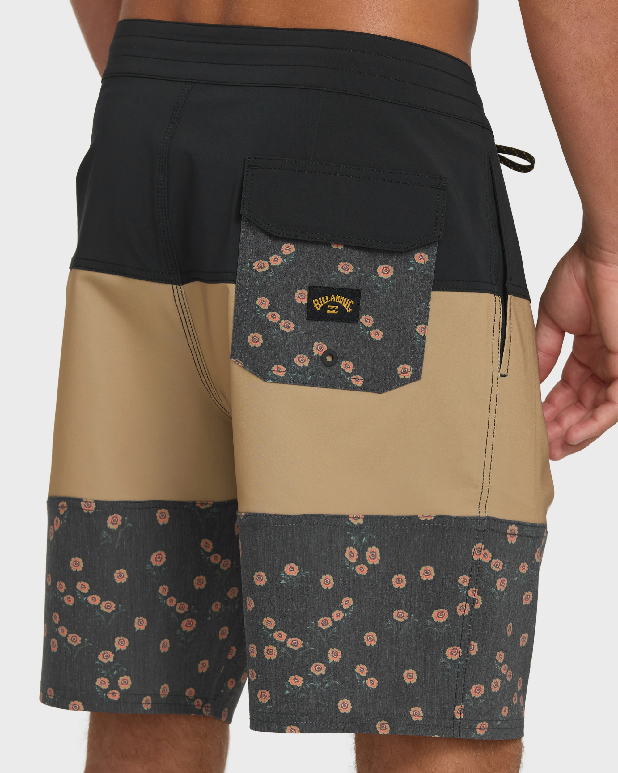 Tribong Lo Tide 18" Boardshorts - Khaki