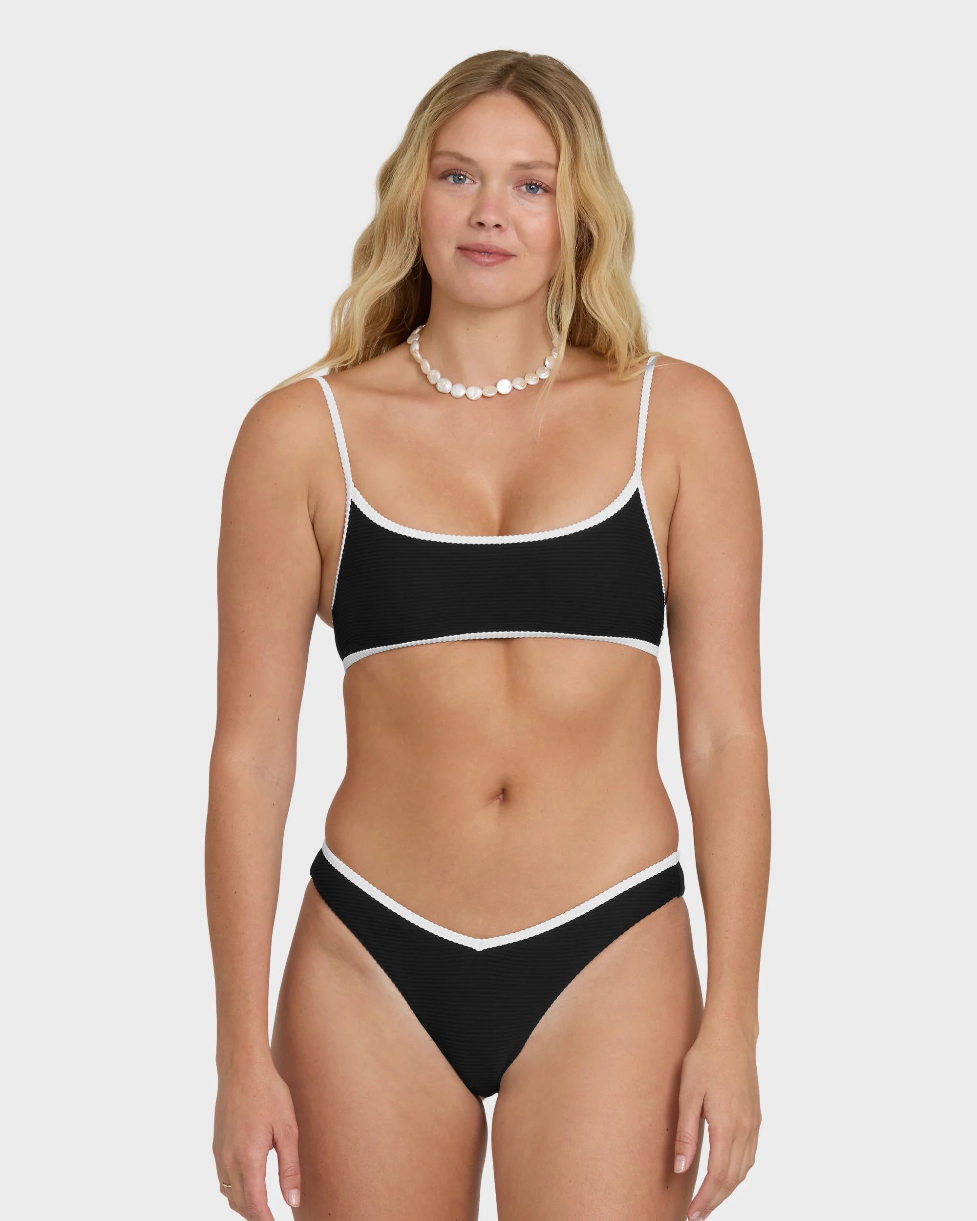 534-tanlines-bound-v-hike-bikini-bottoms-black-pebble-3.webp Tanlines Bound V Hike Bikini Bottoms - Black Pebble