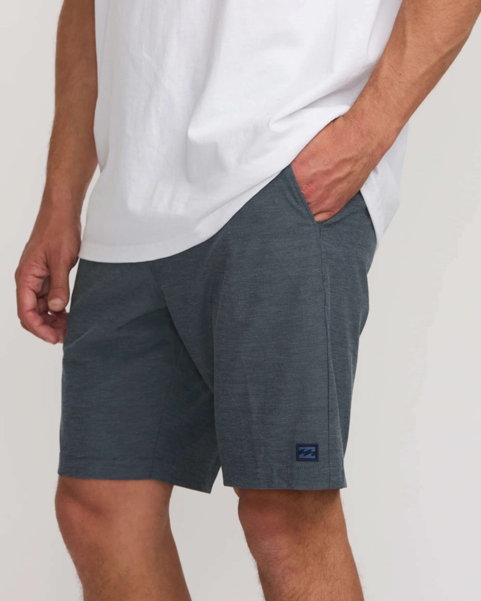 Crossfire Submersible 19" Hybrid Shorts - Navy