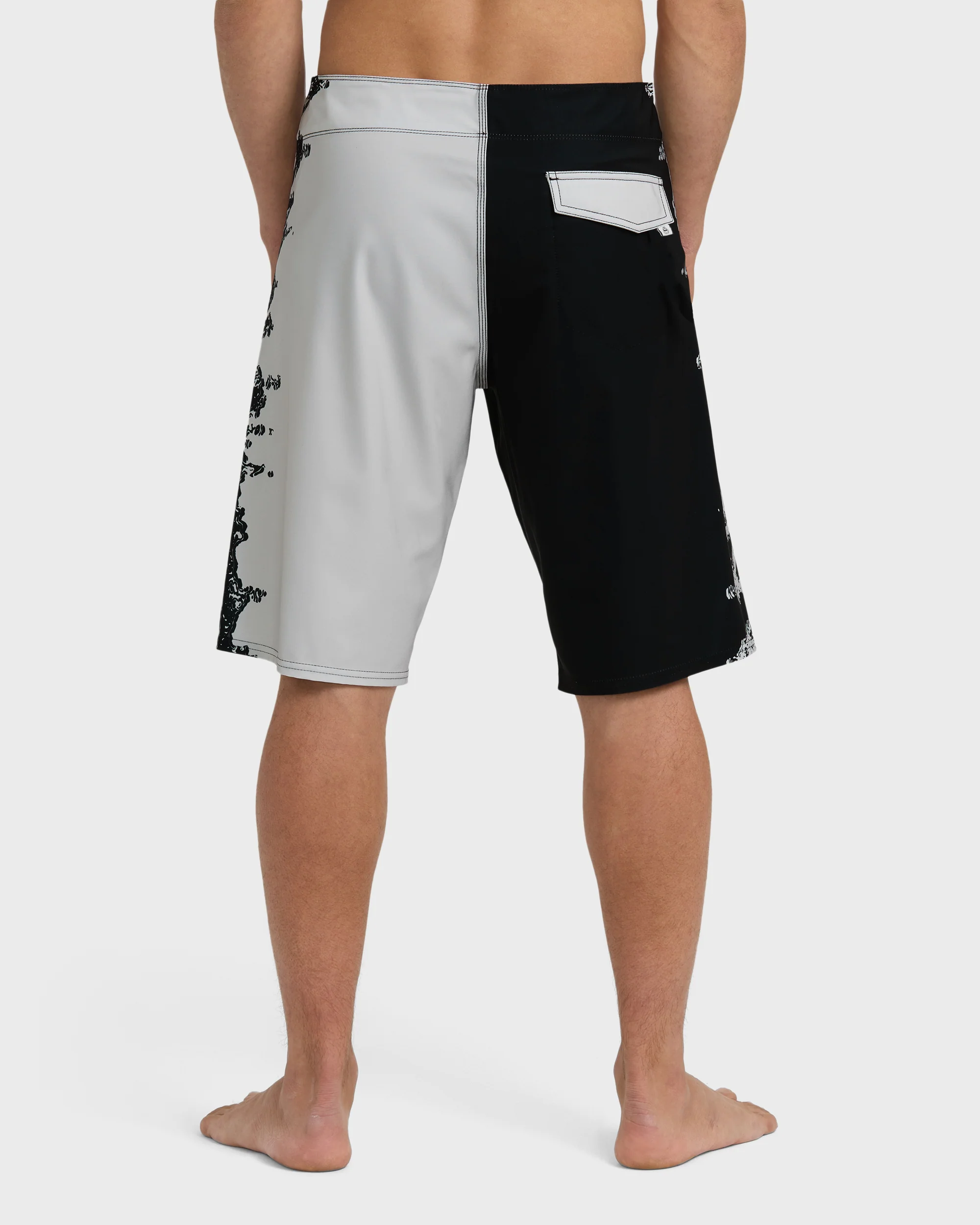 Inverted Pro 22" Boardshorts - Black/White