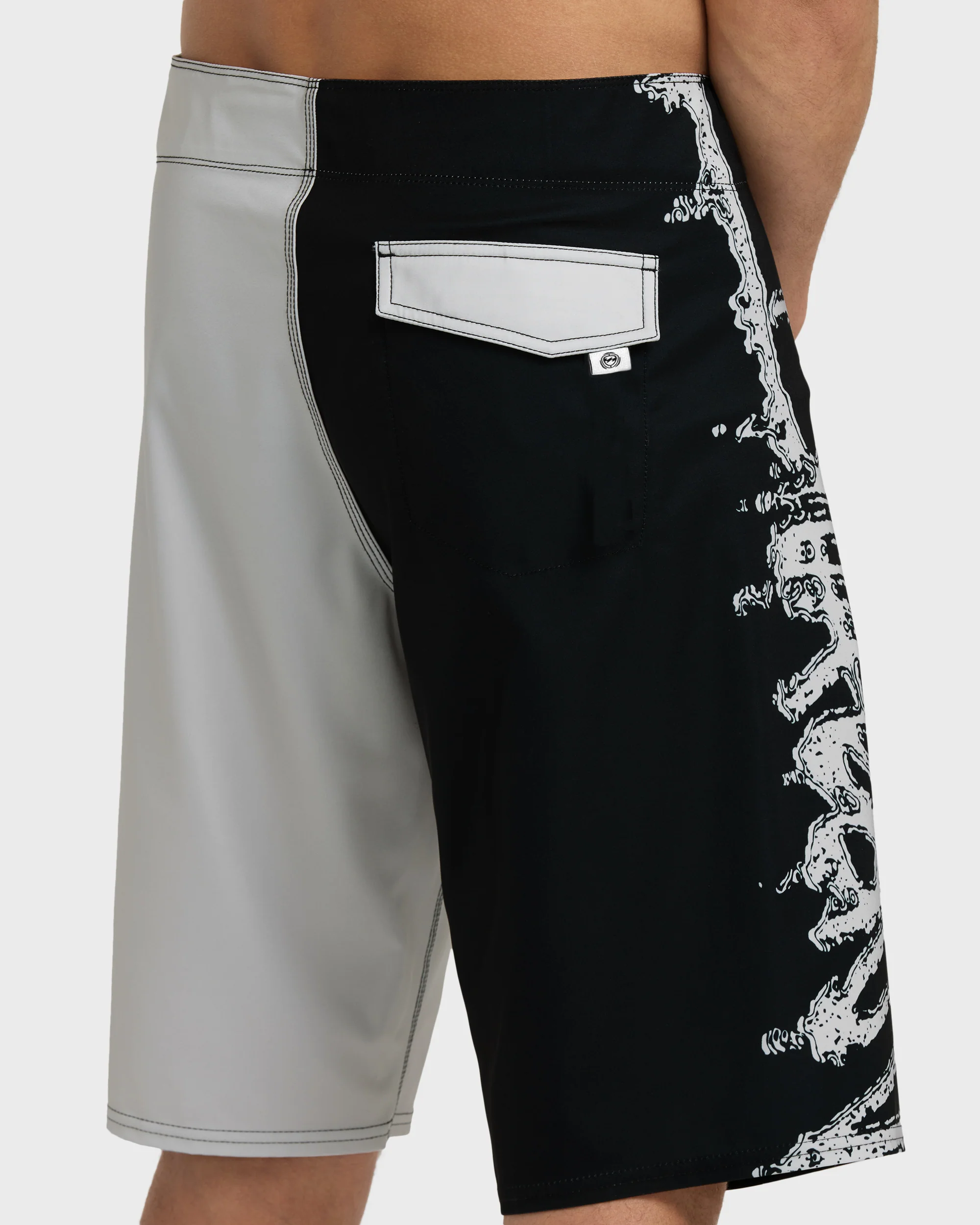 Inverted Pro 22" Boardshorts - Black/White