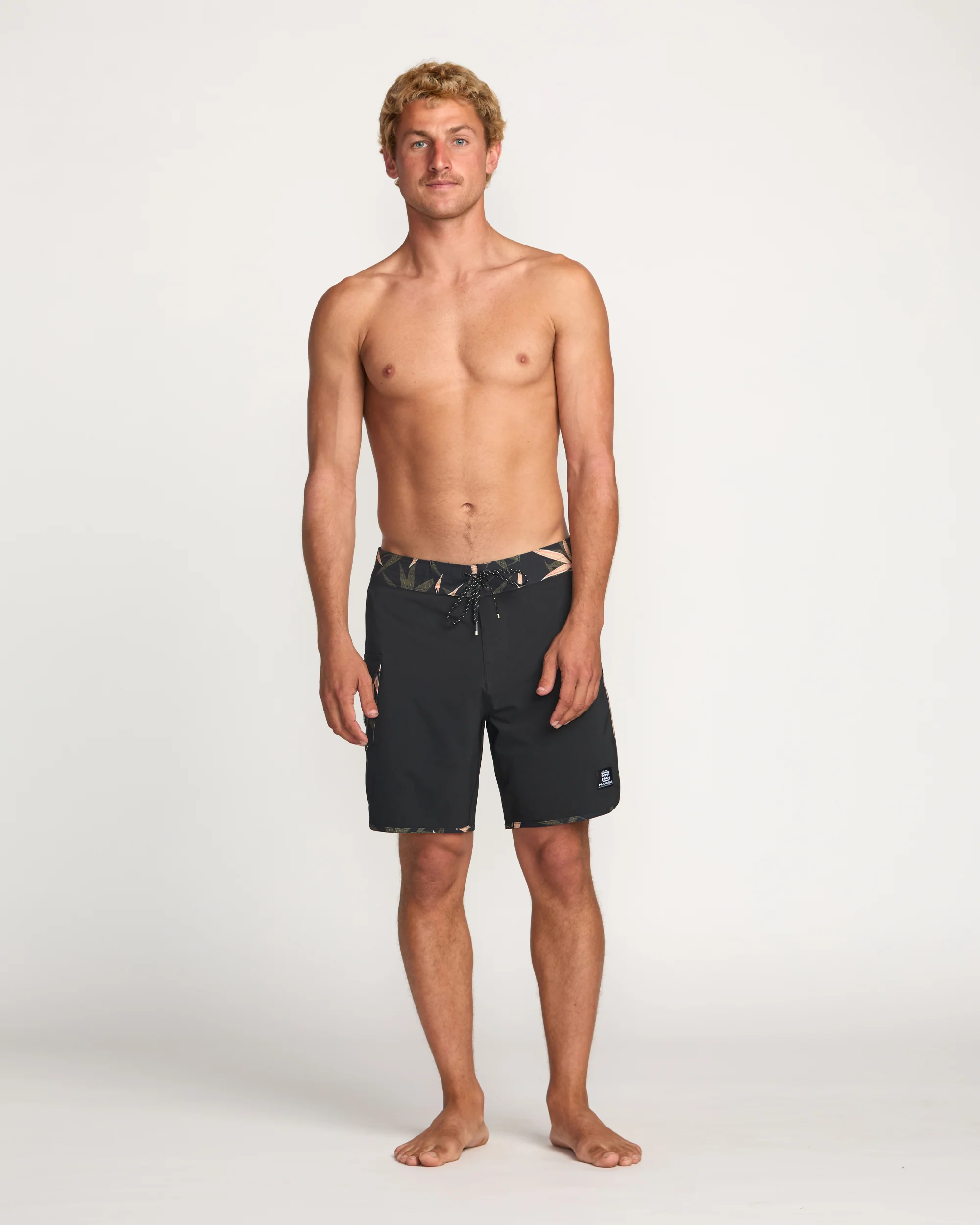 7746-73-hi-pro-performance-18-boardshorts-stealth-3.webp 73 Hi Pro Performance 18" Boardshorts - Stealth