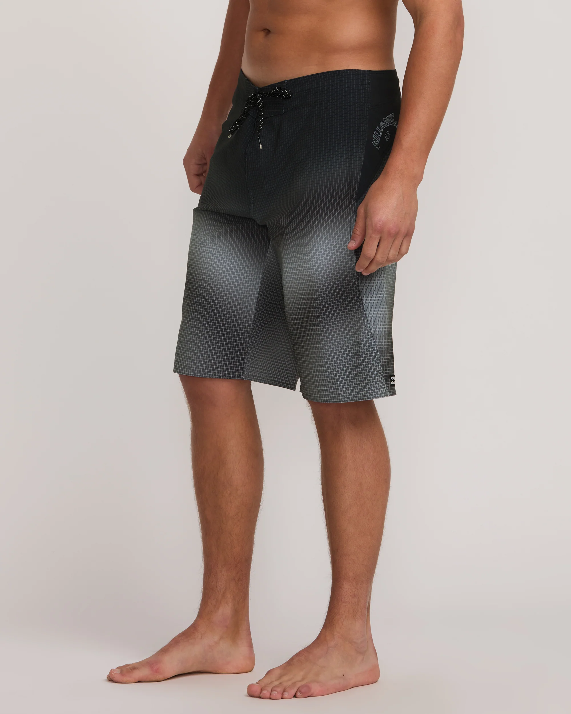8815-fluid-pro-performance-21-boardshorts-black-6.webp Fluid Pro Performance 21" Boardshorts - Black