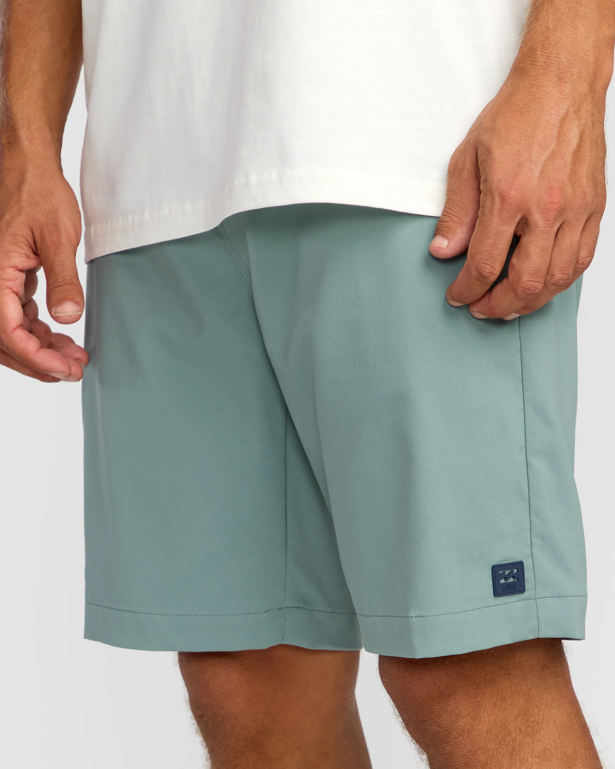 9610-surftrek-journey-20-hybrid-shorts-sea-blue-6.webp Surftrek Journey 20" Hybrid Shorts - Sea Blue