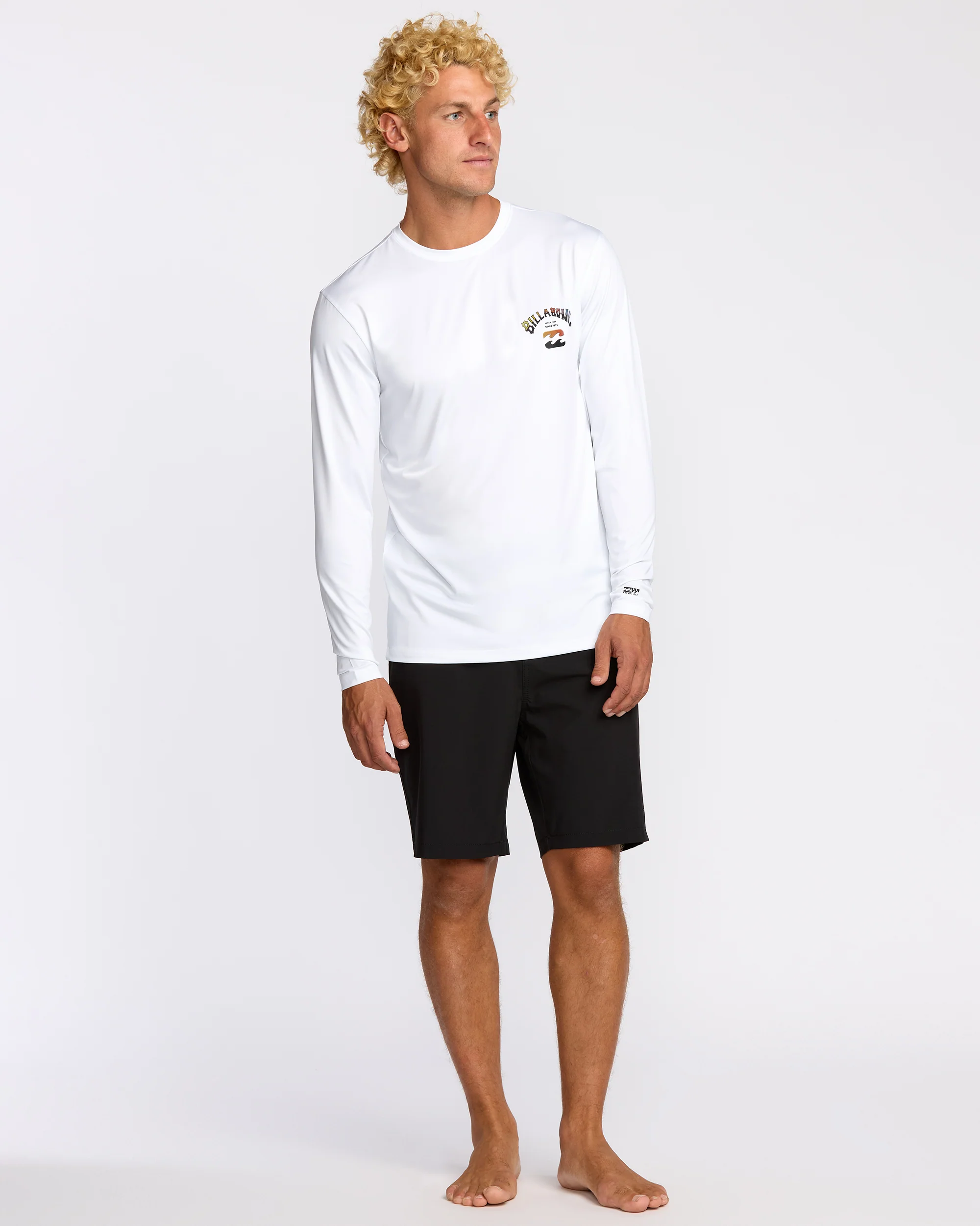 9867-arch-fade-loose-fit-long-sleeve-surf-t-shirt-white-4.webp Arch Fade Loose Fit Long Sleeve Surf T-Shirt - White